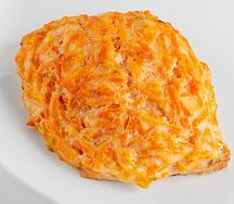 Кета, запеченная под овощами