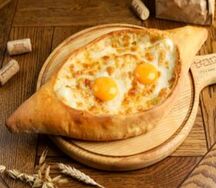 Хачапури по-аджарски Зур