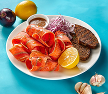 Строганина из дикого лосося