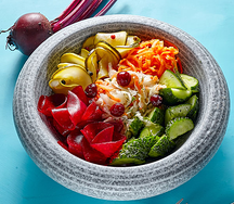 Салат из свежих и маринованных овощей