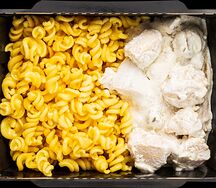 Курица в грибном соусе с пастой фузилли