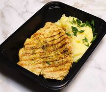 Куриная отбивная гриль с картофельным пюре