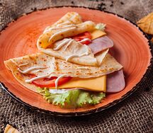 Блинчики с ветчиной и сыром
