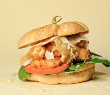 Бургер с хрустящей креветкой