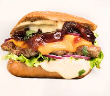 Бургер со сливой и свининой