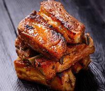 Ребра свиные в медово-горчичном соусе на компанию