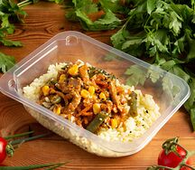 Свинина в кисло-сладком соусе с овощами и рисом