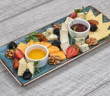 Ассорти из отборных сортов сыра