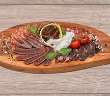 Колбасное ассорти