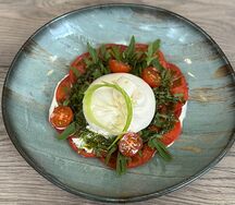 Буррата с рукколой