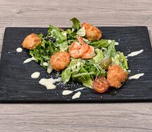 Теплый салат с лососем