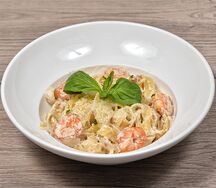 Феттуччине креветками