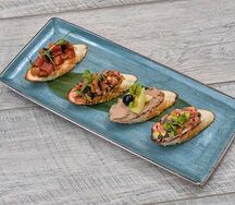 Брускетты запеченные микс