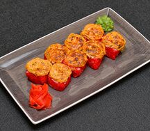 Запеченный ролл с лососем