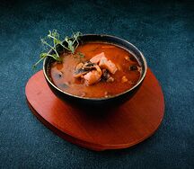 Том ям с морепродуктами