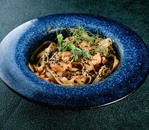 Вок с креветками и соусом терияки