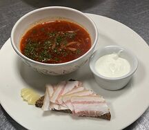 Борщ с разварной говядиной