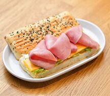 Панини с сыром и ветчиной