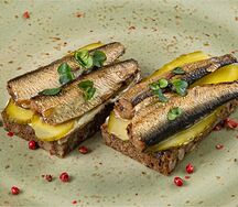 Бутерброды со шпротами