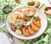 Салат Цезарь с креветками