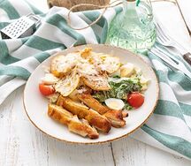 Салат Цезарь с курицей