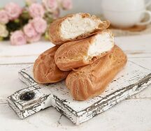 Эклер с пломбирным кремом