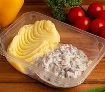 Бефстроганов из свинины с картофельным пюре