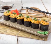 Запеченный ролл с мидиями и лососем