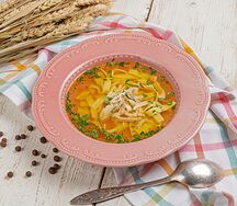 Куриный суп с домашней лапшой