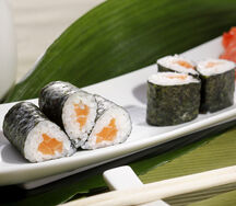 Хосомаки-ролл с лососем