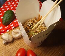 Лапша или рис Wok с овощами
