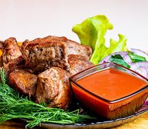 Порция шашлыка из cвинoй корейки