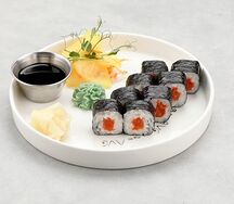 Ролл с лососем