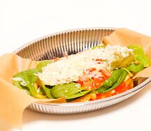 Фри с гуакамоле и сливочным соусом