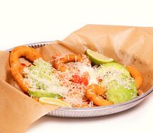 Луковые кольца с соусом дзадзики