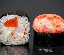 Запеченный ролл с креветкой