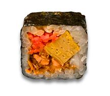 Маки с лососем терияки, тамаго и пряная морковь