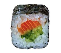 Маки с лососем и огурцом