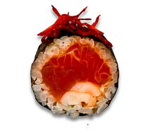 Маки с лососем, тунцом и креветкой