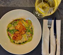 Цыплёнок с брокколи и белыми грибами