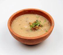 Насыщенный суп из баранины с мацони и мятой 