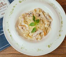 Феттуччине с курицей и грибами