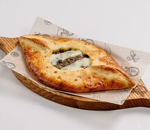 Хачапури по-аджарски с мясом