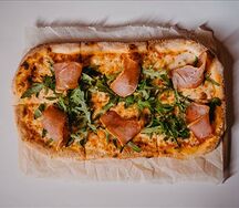 Мини пицца с хамоном