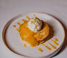 Кокосовые панкейки с манго