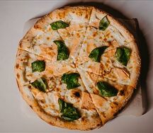 Пицца с лососем