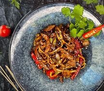 Wok с утиной грудкой