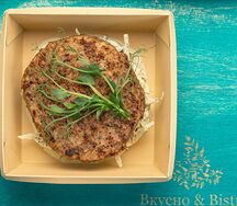 Котлета на подушке из капустного салата