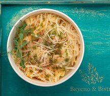 Феттуччине с тефтелями из трески на пару