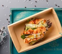 Брускетта с лососем